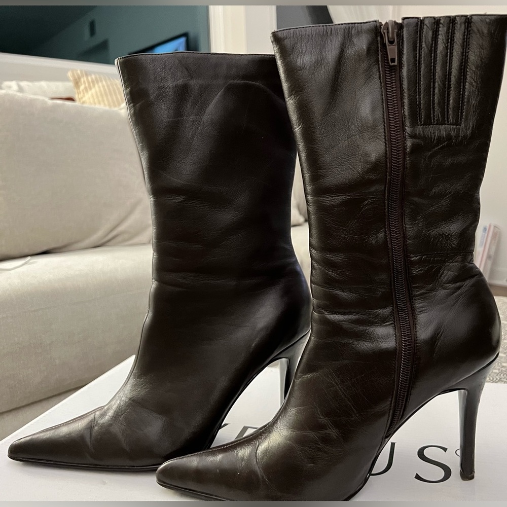 Venus Pointed Toe Brown Leather Boots SZ 8.5 with 4” heels.